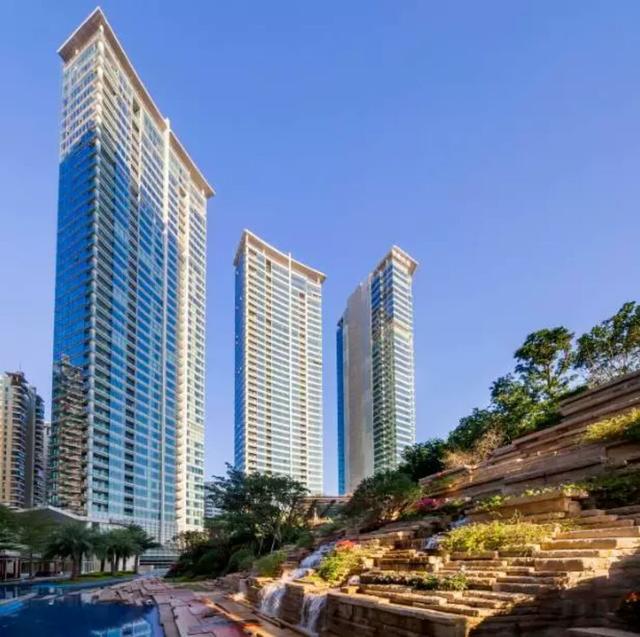 趁春天还在何不一起在汇悦台散步