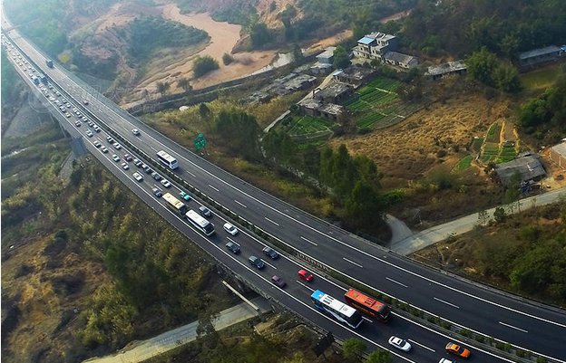 北延线,北二环高速,莞佛高速等广州市主要对外进出口道路会出现拥堵