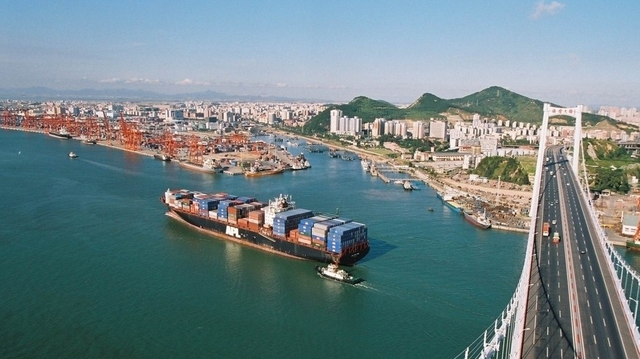 海沧建港路打造带状公园 全长850米沿线有2公交站