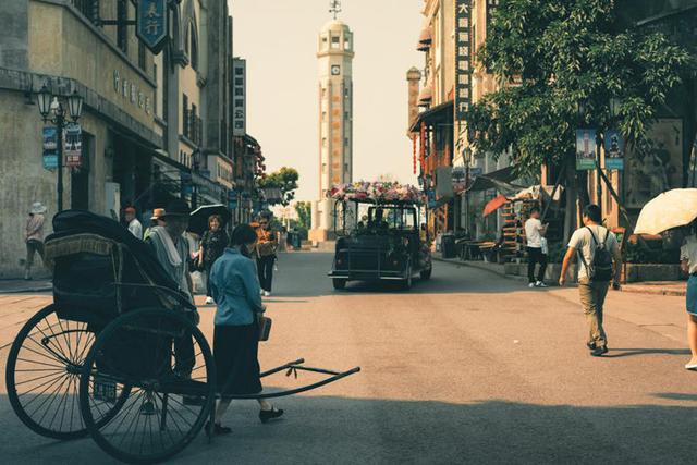 重庆这条民国老街夜晚不输洪崖洞 国庆从早到晚乐不停