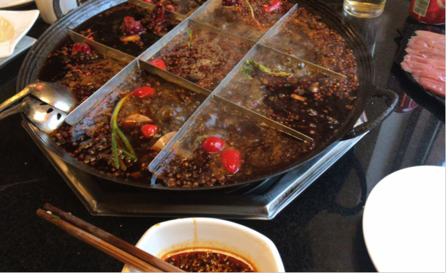 重庆这条民国老街夜晚不输洪崖洞 国庆从早到晚乐不停