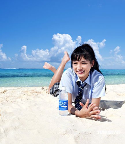 14岁美少女模特川口春奈海边代言宝矿力水特拍广告 14p 美图美女