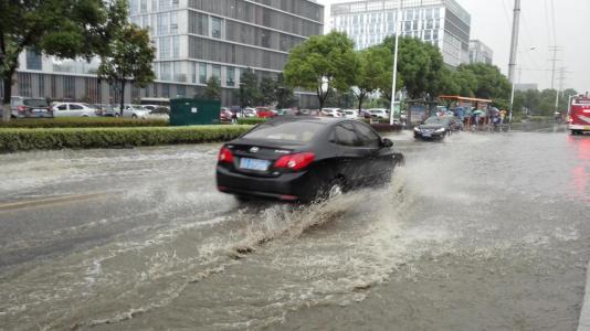 沈阳大暴雨等红色预警期间拟停课停业