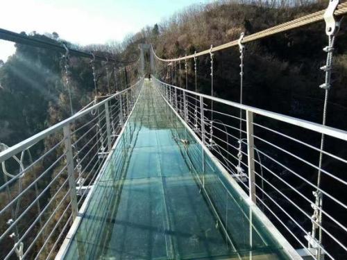 东北最长玻璃吊桥在本溪开建