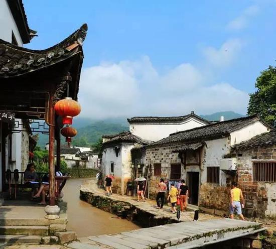 古民居鳞次栉比,古建筑成群.