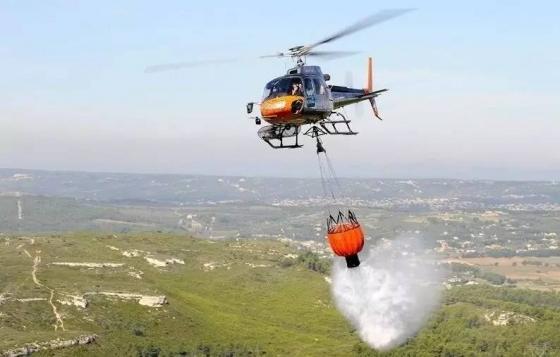 备战森林高火险期 护林直升机每日“吊桶”忙