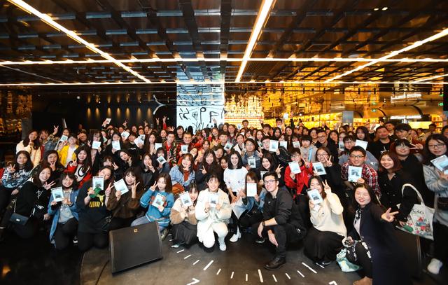 白安《1990s》新专辑音乐分享会举行 引粉丝疯狂打call