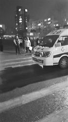 沈阳男子开120急救车接孩子放学 被指占道时骂保安?