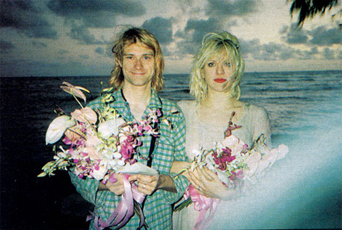 grunge领军人物kurt cobain与妻子courtney love的结婚照