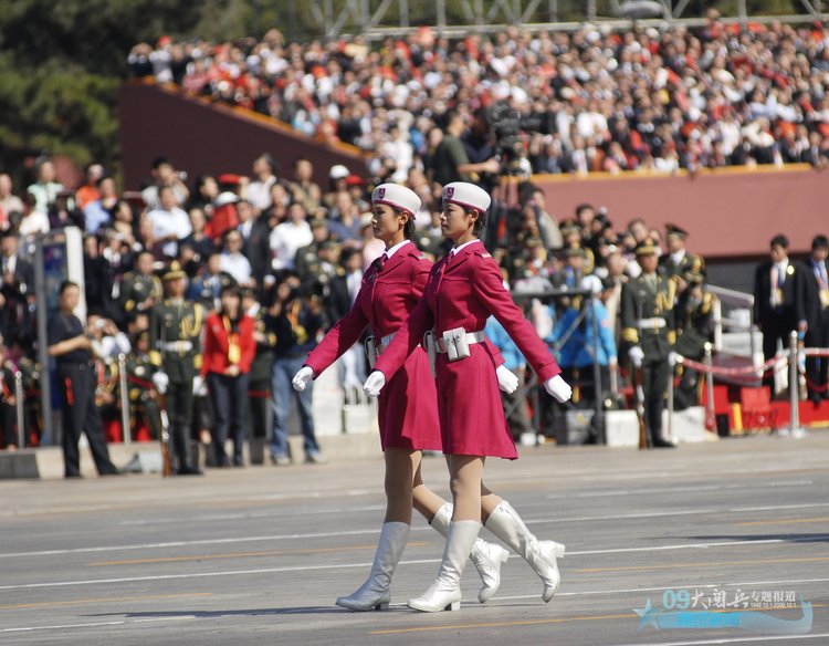 女兵领队张晓菲图片