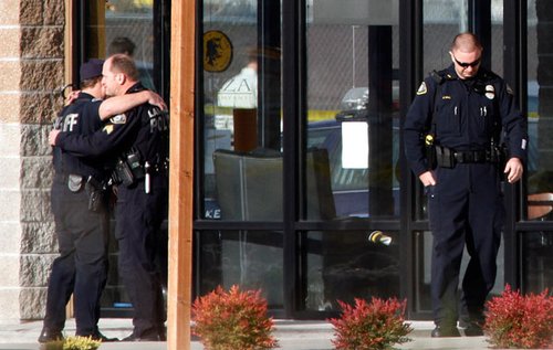 美华盛顿州4名警察咖啡馆中遭**伏击射杀