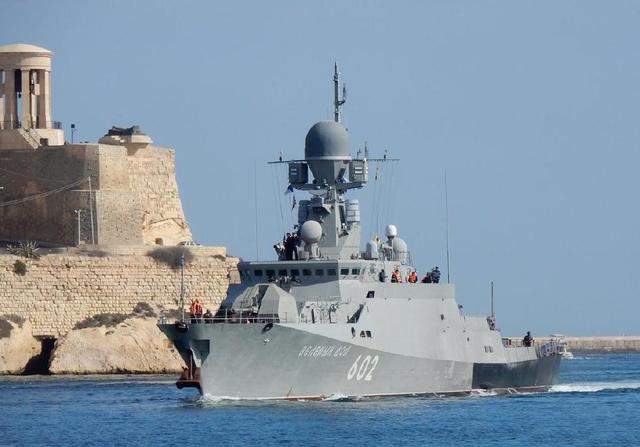 资料图:驶往地中海参加打击is的俄罗斯海军黑海舰队两艘暴徒-m级护卫