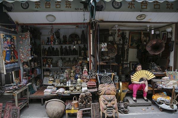 上海一古玩市场将拆迁店主曾见刘德华买百只旧表