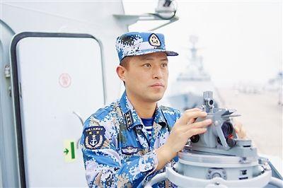 中国首艘052d舰配属南海舰队 首任舰长曝光