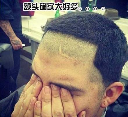 儿子啊,你扎个辫子最好看了···你妈如此打击你,下面这位理发师