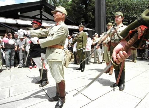 学者称日本右翼正在抬头 军国主义已基本复活