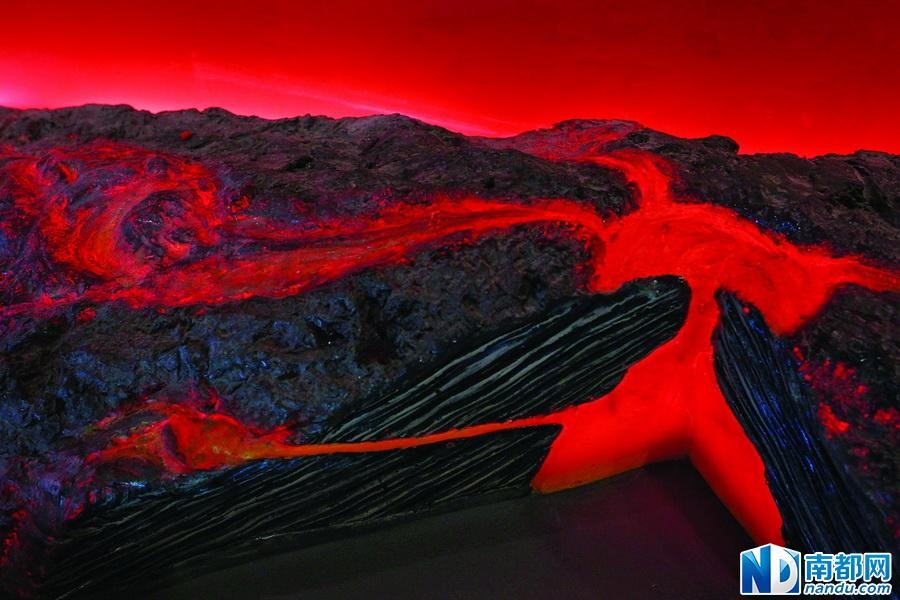 21日早报:湖人更衣室被改造 小牛两将缺席训练