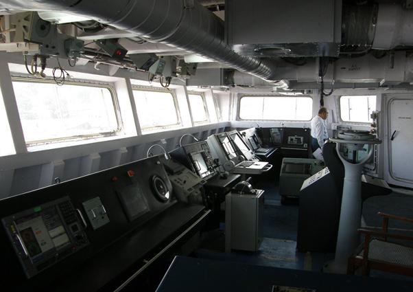 资料图:印军"希瓦利克"级护卫舰舰桥