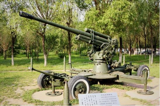 1939(52-К)型85毫米牵引高射炮装备,编制在中国野战高炮师和城市防空