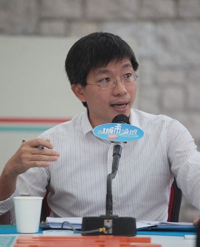 主题: 港府:驻港部队建军事码头早有定论 可适当开放