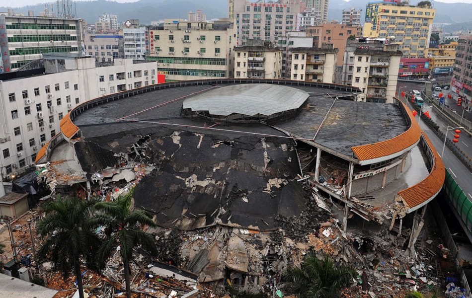 深圳警方除夕夜大战强拆队