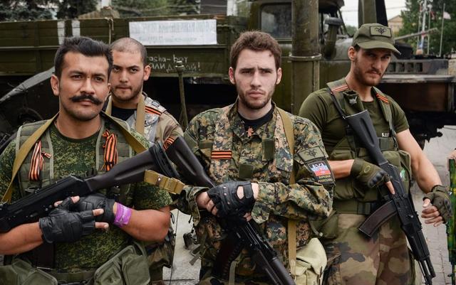 关于军事的新闻亲俄武装成员称自己在保卫俄罗斯 像苏联