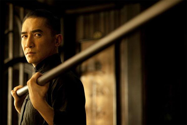 梁朝伟在《一代宗师》中表演六点半棍法剧照