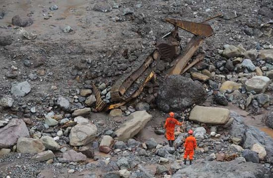 降雨量達到236毫米,導致三峽公司白鶴灘水電站前期工程施工區矮子溝處