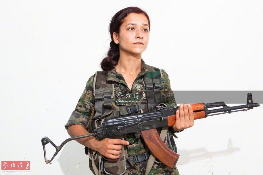 库尔德女狙击手图片