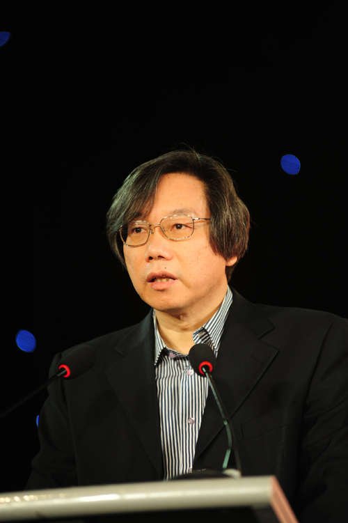 新京报社长戴自更今日在经济展望论坛上发言