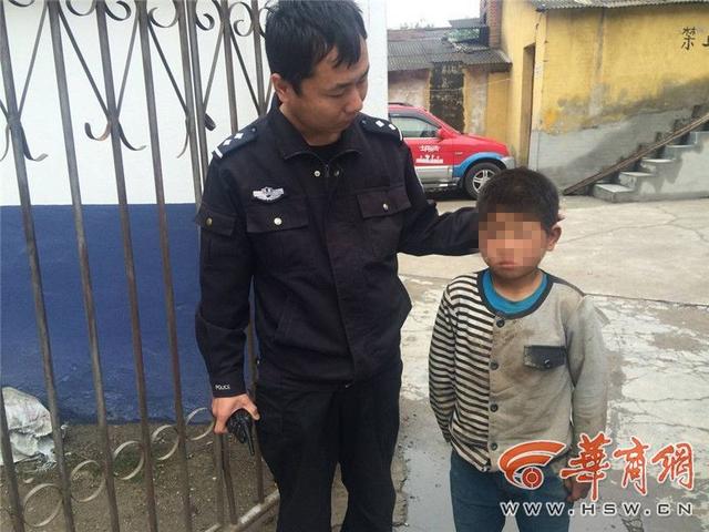 10岁男孩怕挨打不敢回家 雨天躲车底蜷一夜(图)