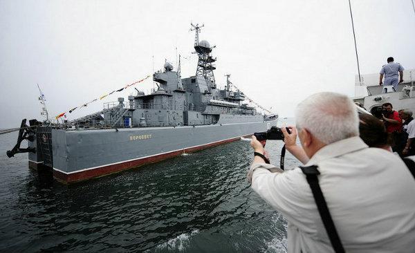 俄海军舰艇编队启程赴湛江，将参加中俄南海联合军演