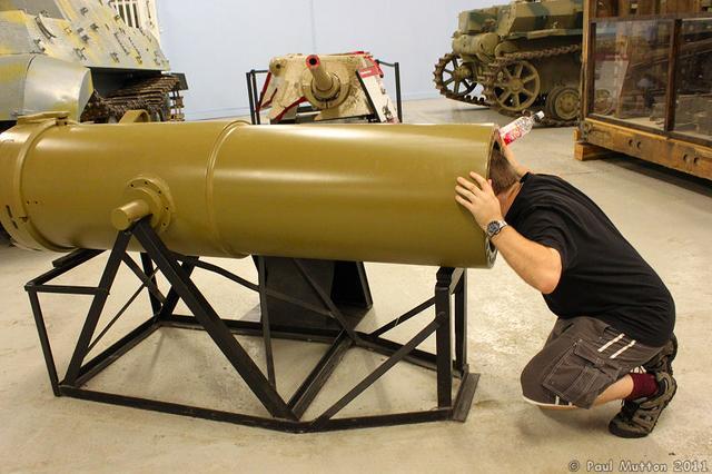 突击虎使用的火炮口径达到380毫米,为raketen-werfer 61 l/5.4型.