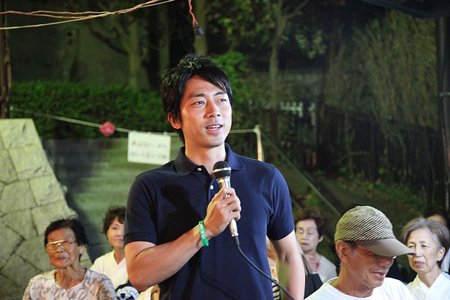 小泉进次郎在日本社会始终保持着好青年的形象