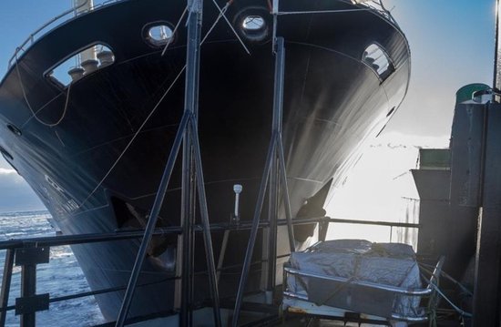 日新丸捕鲸船被击沉图片