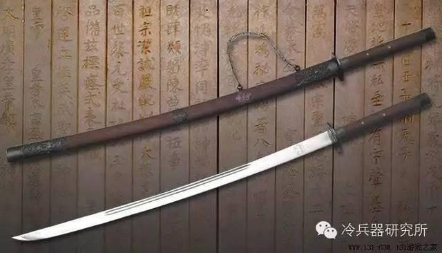 宋代才有了偃月刀,其实偃月刀到宋代才出现,也叫"掩月刀",偃月,即半月