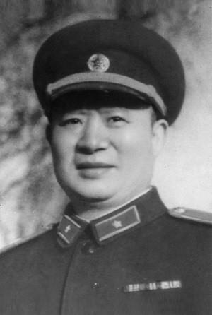 顾鸿(1915)安徽庐江人,原南京工程兵学校校长 高先贵(1912)安徽六安人