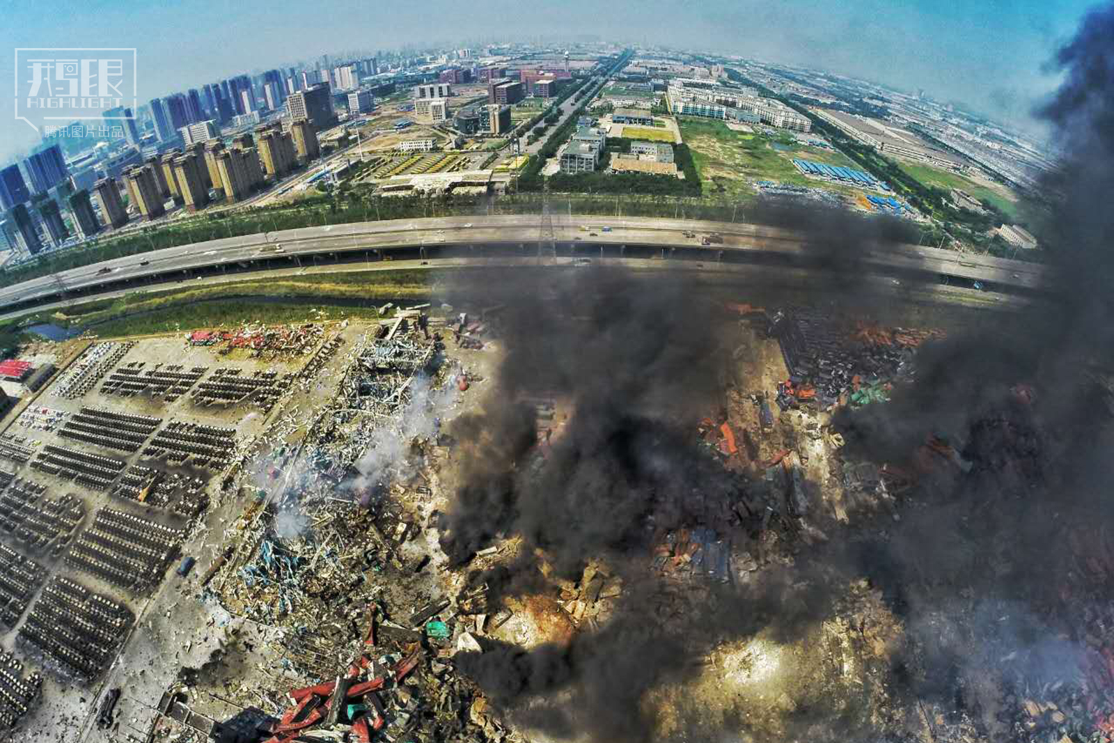 天津滨海大爆炸图片