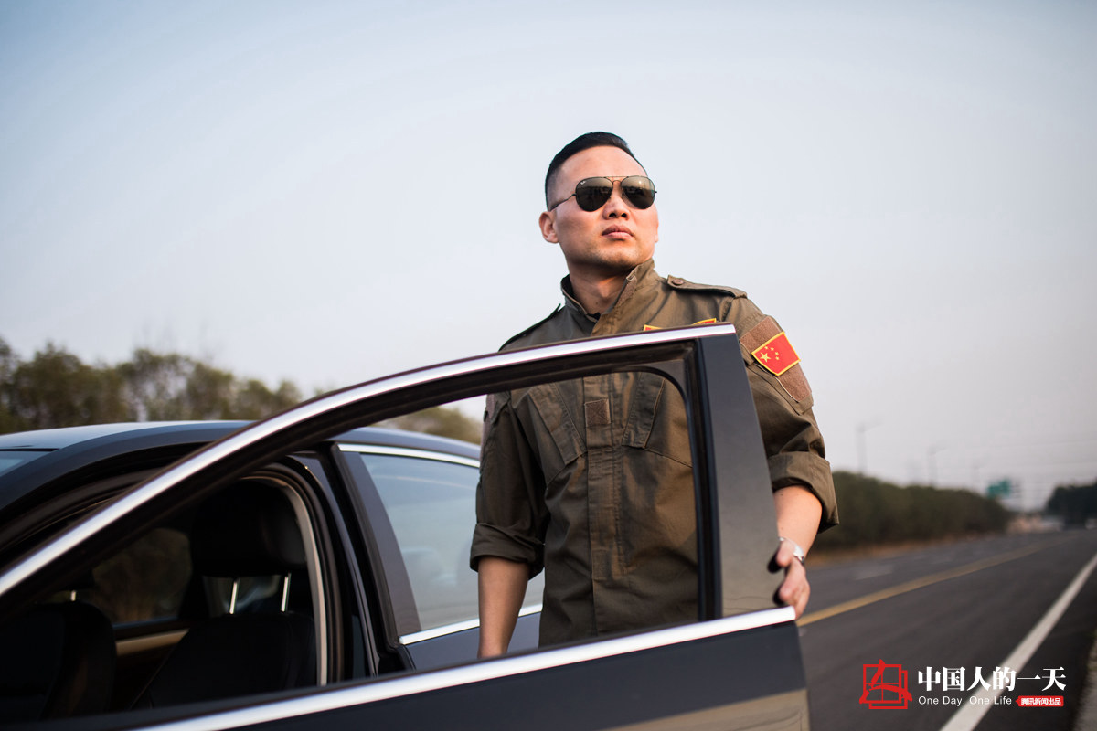 他欲创办中国保镖"西点军校" 员工保护政要明星年入百万