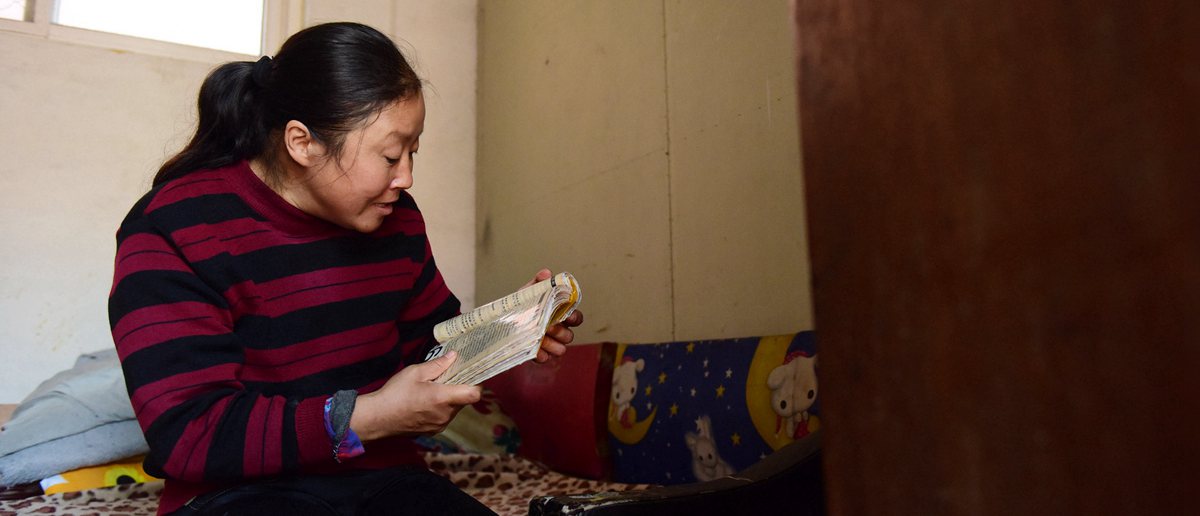 中国人的一天第3211期：单身拾荒大姐自学英语二十年
