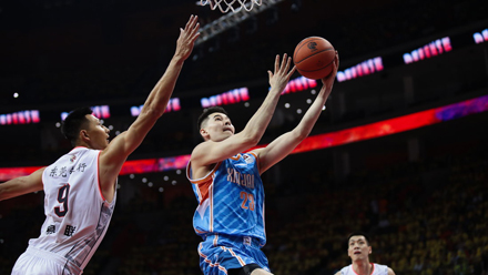 ����Ƶֱ��CBA�ܾ������㶫vs�½���һս