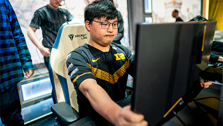 S9С������RNG�����϶���SKT Faker˿Ѫ��͵����ʤ