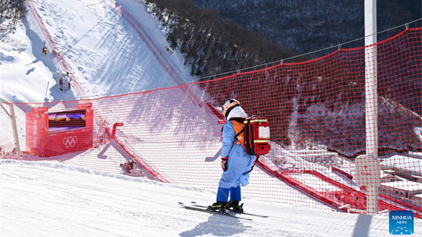 La vie d'un médecin du ski pendant les épreuves de ski alpin des Jeux d'hiver de Beijing 2022