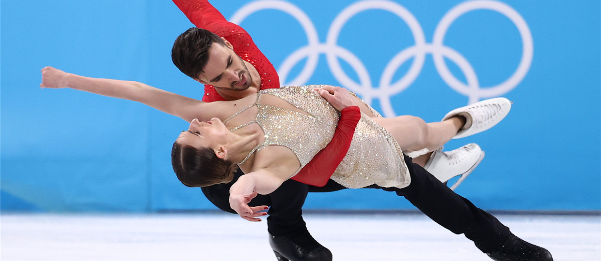 Le duo français Gabriella Papadakis et Guillaume Cizeron médaillé d'or en danse sur glace