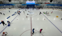连滑带看 京城冬奥场馆“冰球专门店”怎么玩？