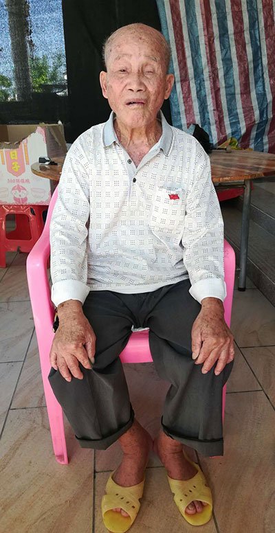 80岁老人生活照片图片