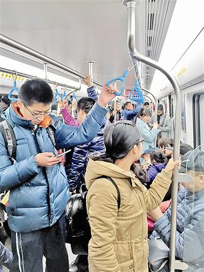 【早晚高峰4.9万人搭乘地铁-青岛房产资讯】-青岛个人房源网