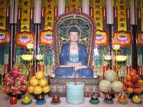 无上供养,指的是出世间的阿罗汉,独觉佛还有菩萨,尤其是佛的境界. 有