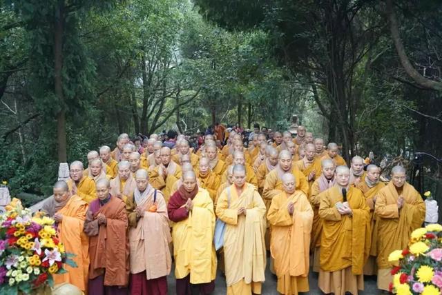 见塔如见师三门多宝讲寺举行扫塔仪式纪念清定上师