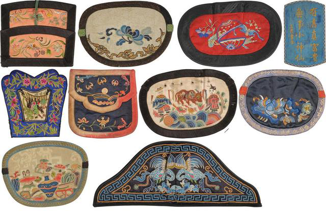 囊曰荷包 荷包,是中国传统服饰里一种用于人们出行时装零星物品的小包